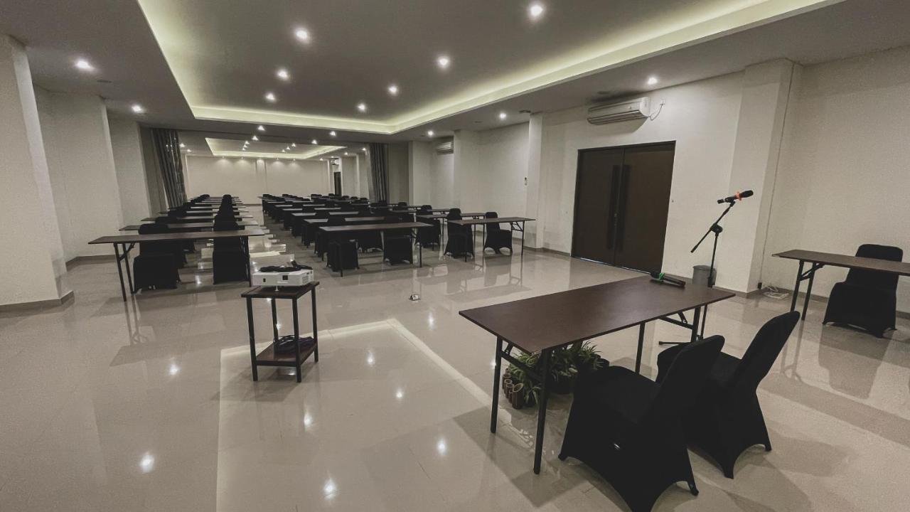 Lpp Garden Hotel Maguwo Εξωτερικό φωτογραφία