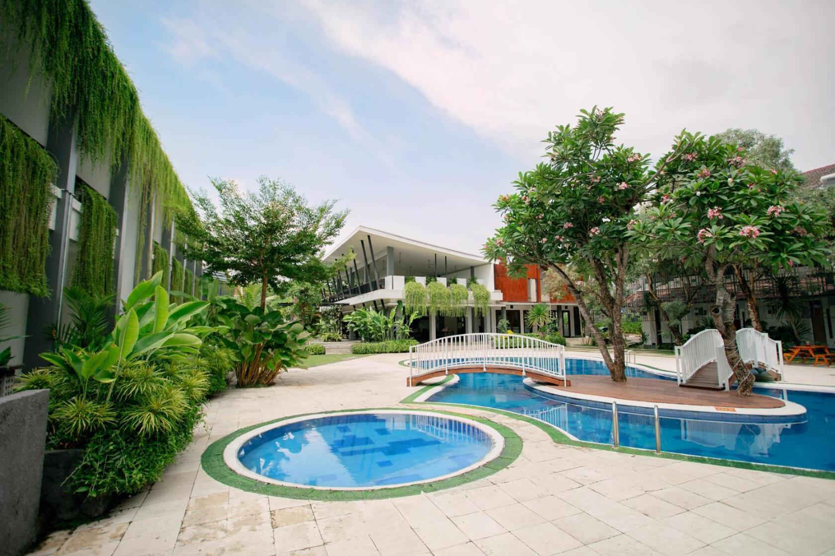 Lpp Garden Hotel Maguwo Εξωτερικό φωτογραφία
